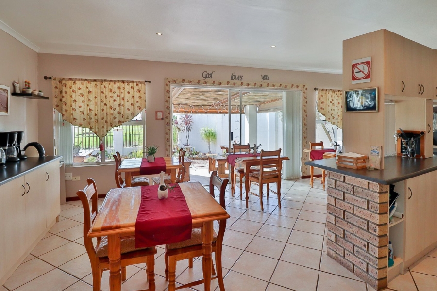 7 Bedroom Property for Sale in Country Club Western Cape